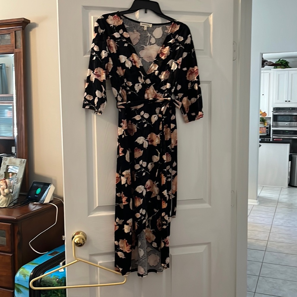 Women’s Black, Pink and White Dress Size 1X